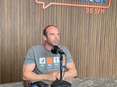 Jessé Lopes crítica “fisiologismo”, questiona alianças e polemiza sobre nudismo e políticas públicas