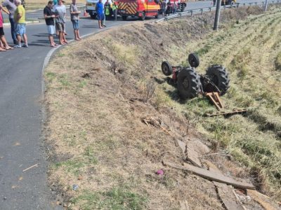Agricultor morre após trator capotar e cair em granja às margens da SC-108, em Forquilhinha