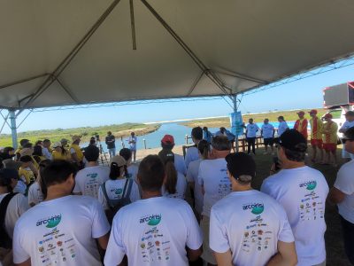 Projeto Arco-Íris reúne voluntários e recolhe lixo no Rio Araranguá