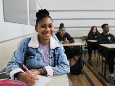 Estudantes de Santa Catarina são os que menos faltam à escola por insegurança ou por não ter absorvente