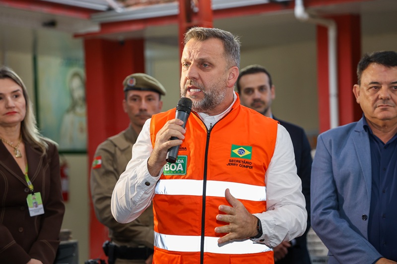 “Permaneço onde minha história foi construída”: Jerry Comper confirma permanência no MDB