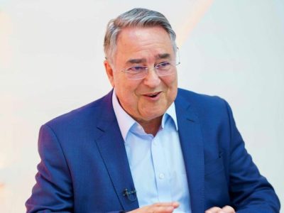 Raimundo Colombo avalia cenário político de SC, defende alianças partidárias e sofre pressão para voltar a disputar eleição