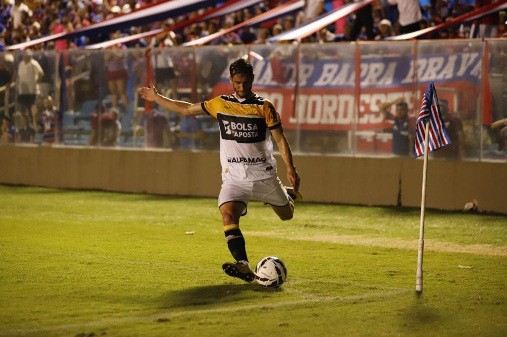 Com dois gols contra, Criciúma é derrotado pelo Fortaleza