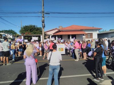 Grito de basta ecoa nas ruas: Araranguá se levanta contra a violência brutal contra mulheres