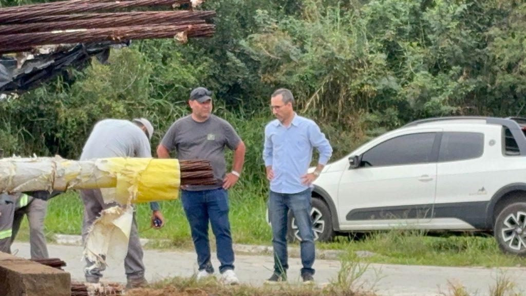 Equipe da Prefeitura vistoria novamente local da quarta ponte e reforça avanço do projeto em Araranguá (FOTOS E VÍDEO)