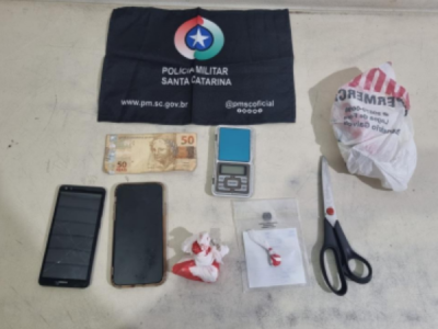 PM prende homem que ameaçou esposa de morte em São João do Sul e traficante no interior da Gaivota