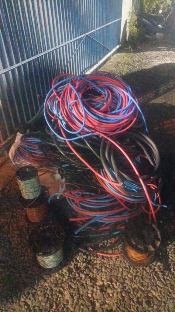 Dupla é presa após furtar mais de 400 quilos de fio de cobre de empresa de telecomunicação em Araranguá