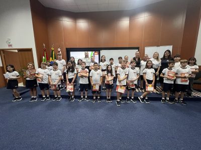 Governo de SC desenvolve ensino de Língua Inglesa nos anos iniciais com elaboração de currículo inédito para rede estadual