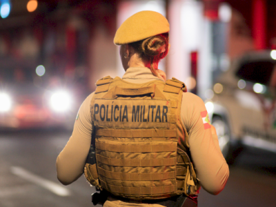 Polícia Militar prende homem que empurrou e prensou esposa contra uma porta na Sanga da Areia