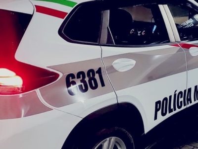 PM prende mulher com um quilo e meio de cocaína em Sombrio e condutor com carteira de habilitação falsa em Araranguá