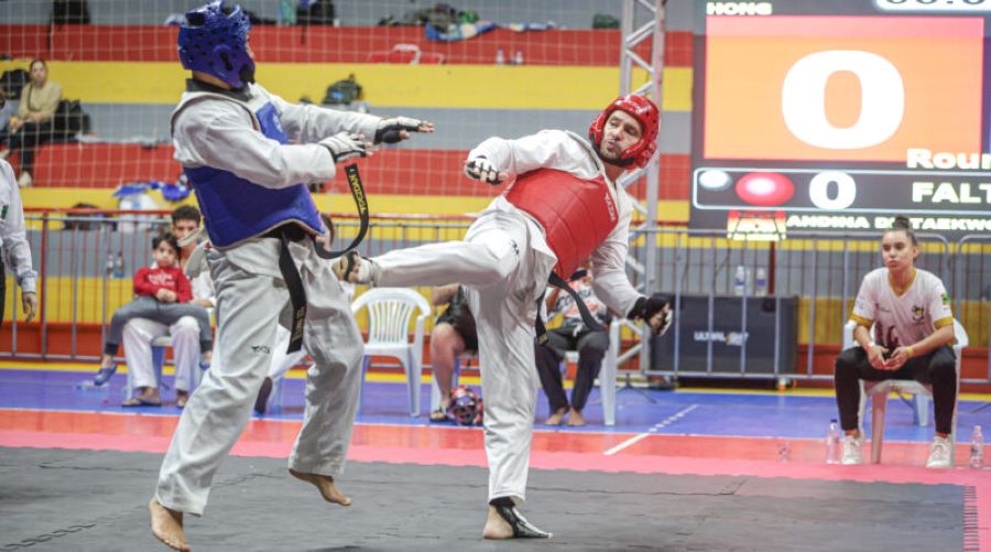 Araranguá brilha no 4° Combate Open de taekwondo