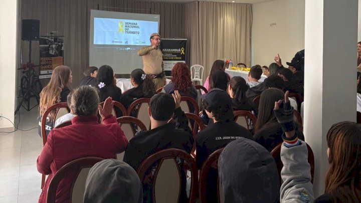 Polícia Militar participa de ação educativa da campanha Maio Amarelo em Araranguá