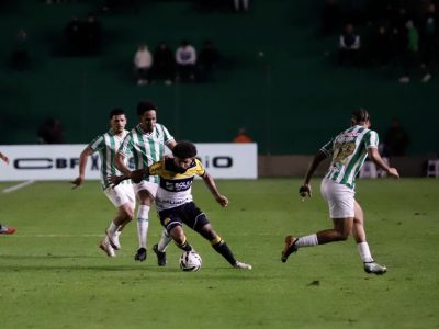 Em noite dos goleiros, Criciúma empata em Caxias do Sul