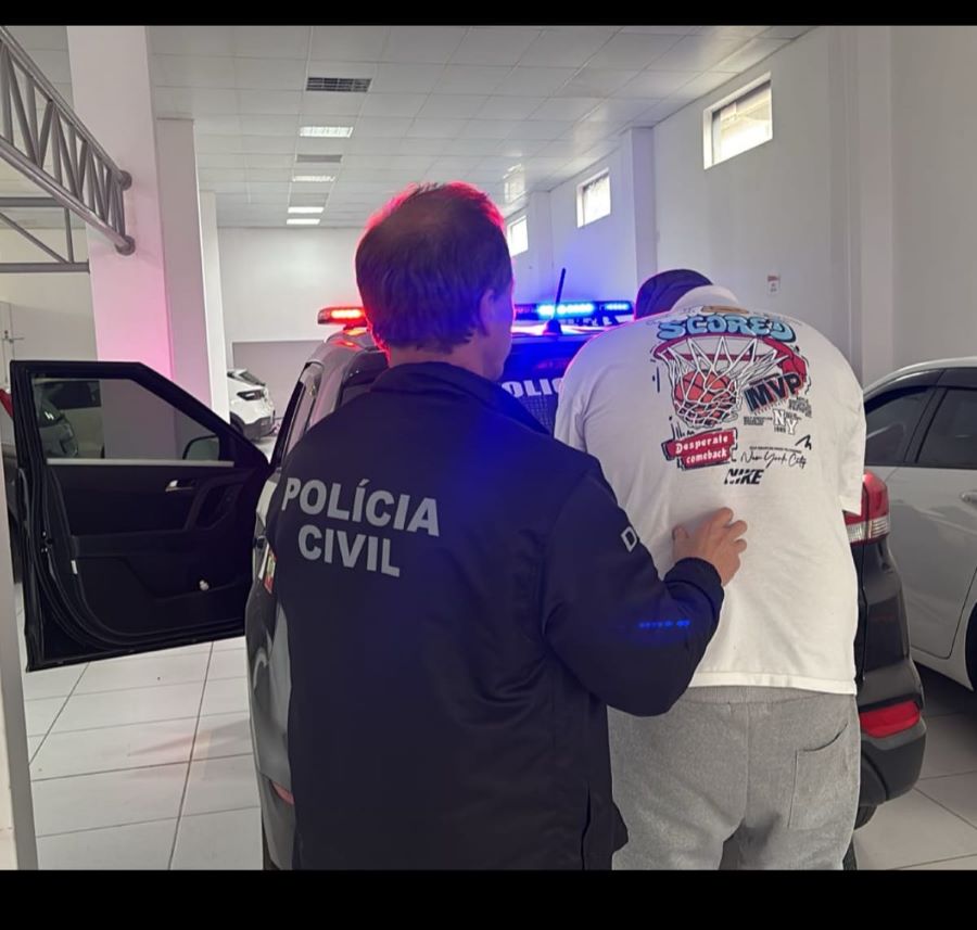 Polícia Civil prende padrasto condenado no Rio Grande do Sul por estupro de enteada em Araranguá