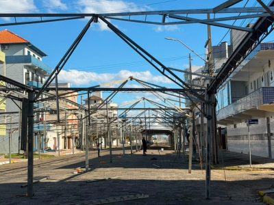 Estrutura da Festa do Peixe começa a ganhar forma em Balneário Arroio do Silva
