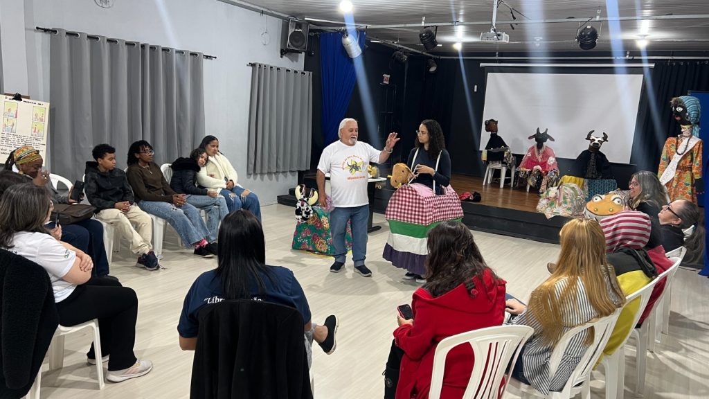 Casa da Fraternidade realiza Workshop de Boi de Mamão para Educadores com Mestre Zé do Boi