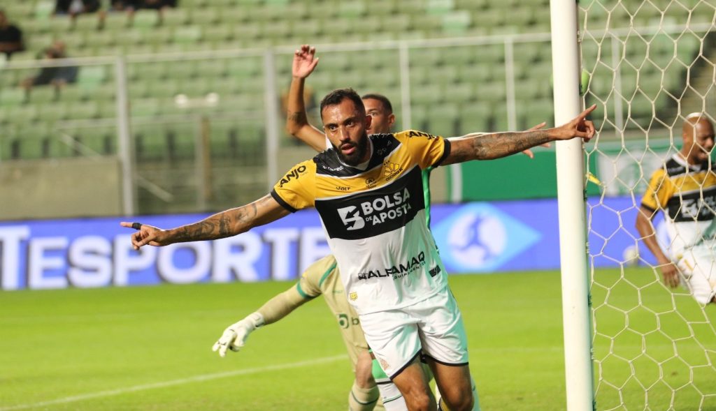 Criciúma vence fora de casa e chega a nove jogos sem derrota na Série B