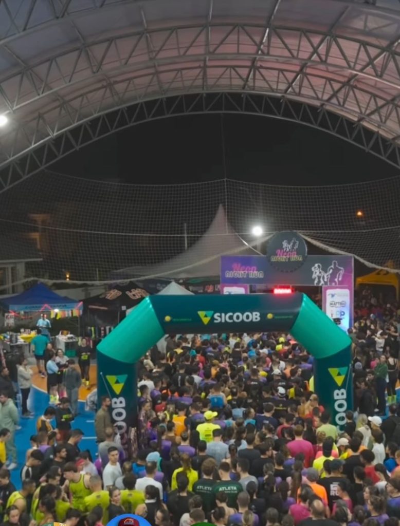 Mais de 850 atletas agitaram Balneário Gaivota na maior corrida noturna do Sul do estado