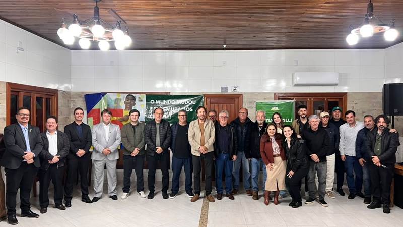 MDB de Araranguá reúne lideranças e declara apoio à reeleição de Tiago Zilli