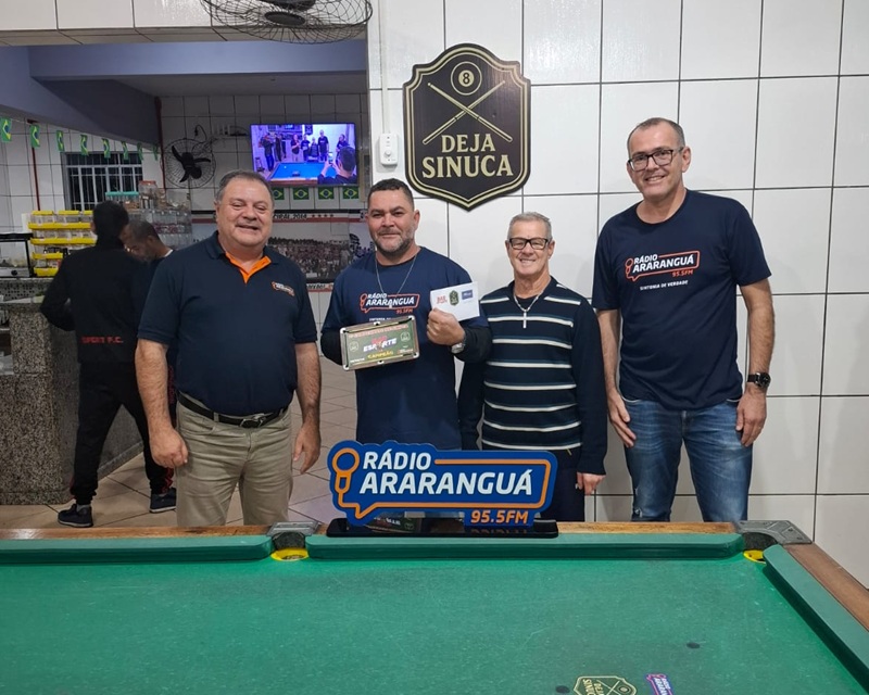 Em final emocionante, Luciano Resende Estevão levanta a Taça Rádio Araranguá FM de Sinuca