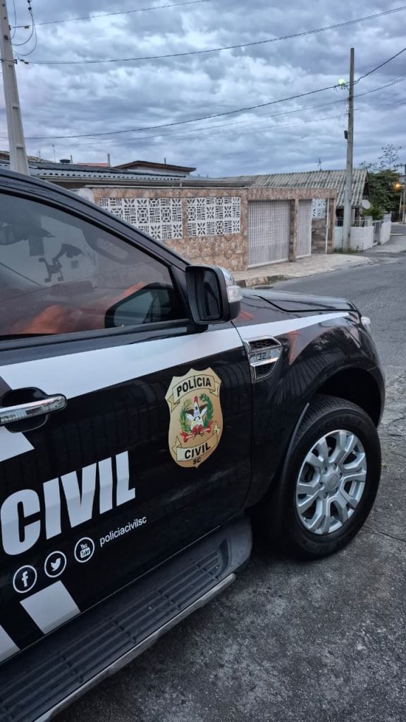 Polícia Civil de Meleiro cumpre mandados de busca e prende autor de disparos de arma de fogo com munição em Criciúma