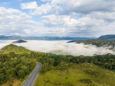 Massa de ar frio derruba temperaturas em Santa Catarina e mantém tempo firme até quinta-feira