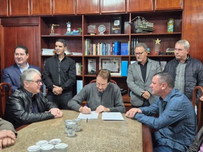Tiago Zilli e prefeito Cesar Cesa falam sobre entrega de mais de R$ 3,8 milhões do deputado para Araranguá (VÍDEO)