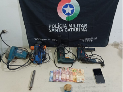 Polícia Militar prende acusado de tráfico, porte ilegal de arma de fogo e receptação no Arapongas