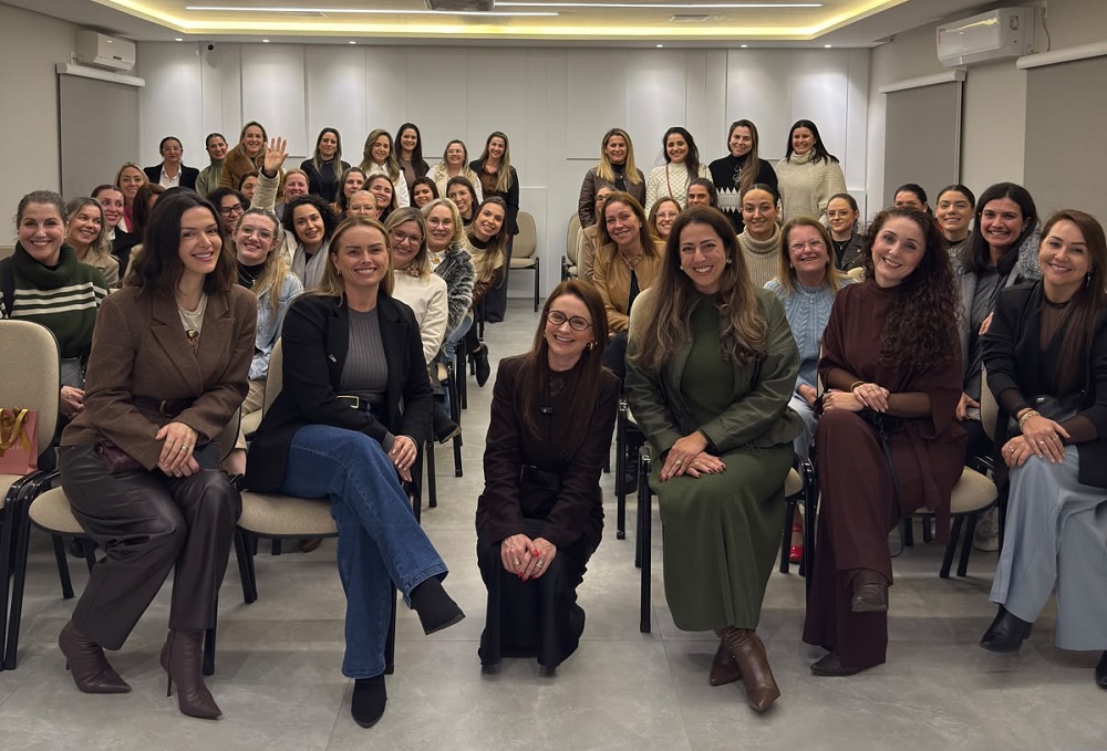 Palestra promovida pela CDL Mulher, em parceria com o Sebrae, reforça a importância do equilíbrio entre vida pessoal e profissional