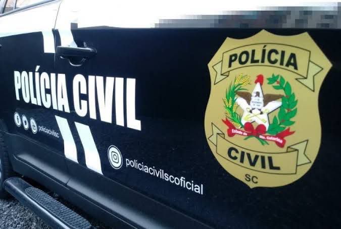 Traficante é presa com mais de um quilo de maconha no interior de Araranguá em operação que investiga organização criminosa que já movimentou mais de R$ 1 bilhão