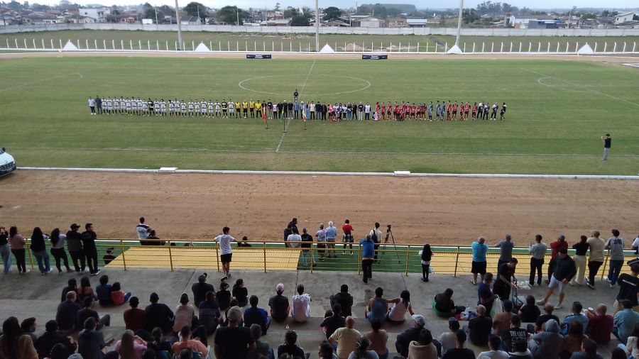 Santa Cruz empata e Lagoão estreia com vitória no municipal de Araranguá