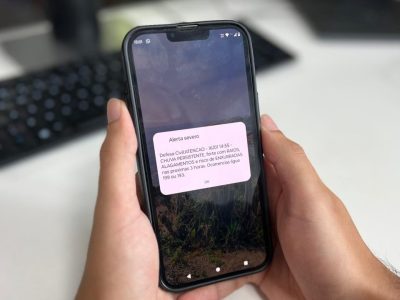 Saiba como receber alertas da Defesa Civil por SMS e ficar informado sobre situações de emergência