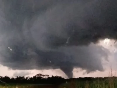 Tornado provoca destruição, deixa feridos e mobiliza equipes de emergência no Rio Grande do Sul