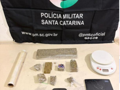 Mulher é presa com quase um quilo de maconha em Sombrio