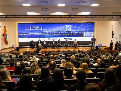 Seminário Estadual de Autismo reúne especialistas e reforça compromisso do Parlamento com a inclusão escolar