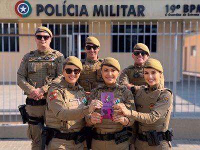 Agosto Lilás: policiais do 19º BPM promovem ação de conscientização à violência contra mulher