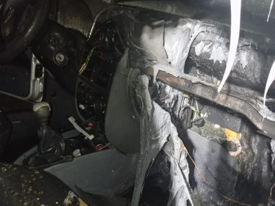Princípio de incêndio causa danos a veículo em Sombrio