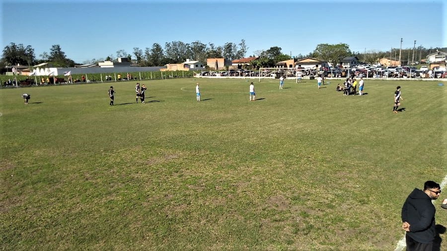 Rodada com empates no municipal de futebol de Araranguá, mas Santa Cruz e Avenida vencem