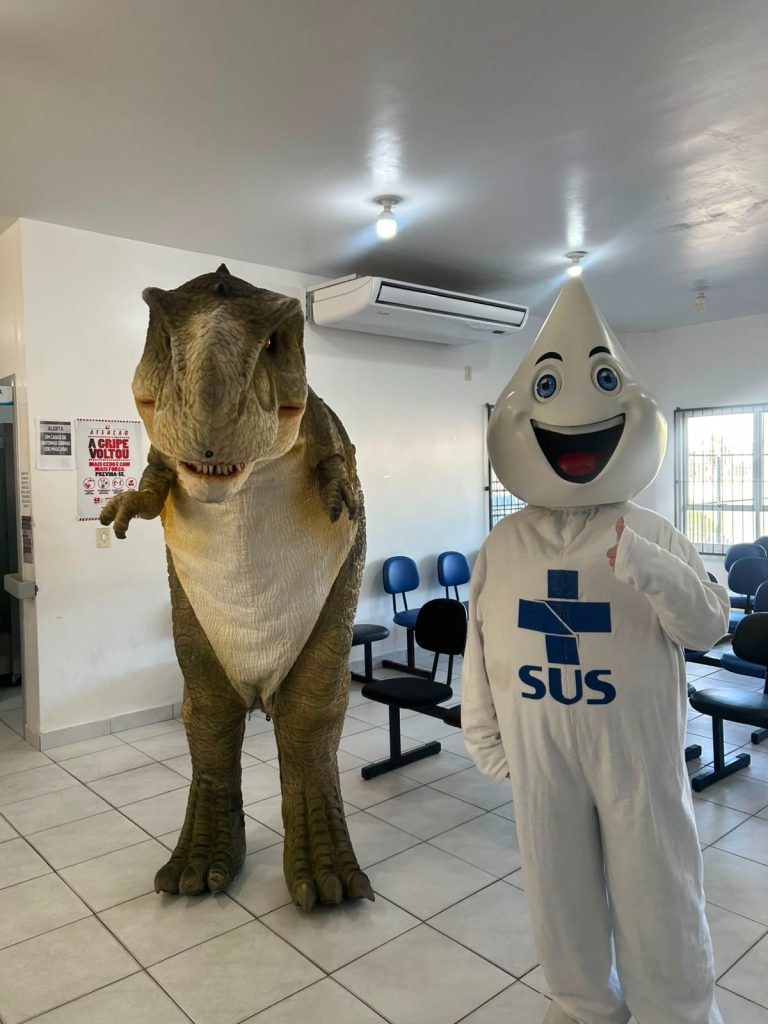 Domingo de vacinação no Belinzoni Dino Parque