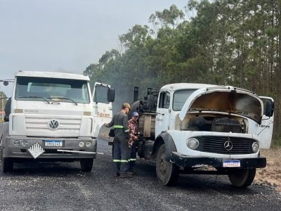 Caminhão de empresa é alvo de furto e vandalismo em obra da Rodovia Caminhos do Mar, em Balneário Gaivota
