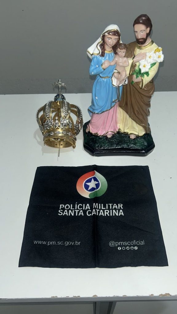 Polícia Militar recupera objetos furtados de igreja no Balneário Arroio do Silva