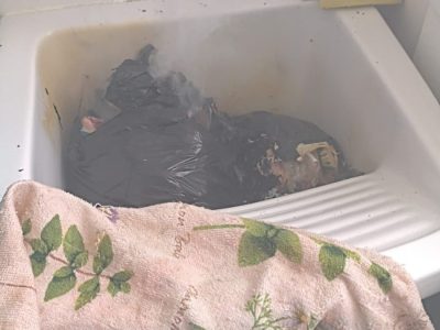 Incêndio em lixeira de apartamento no Centro de Araranguá mobiliza bombeiros