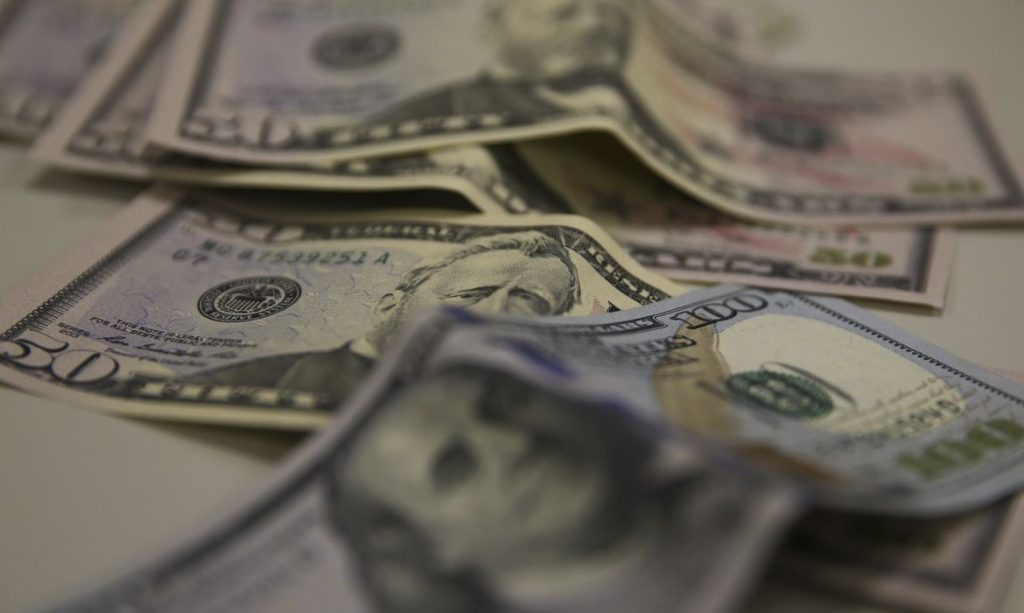 Brasil e EUA retomam negociação após tarifaços de 25% e 12,5%