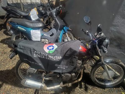 Motociclista é preso por adulteração de veículo e, direção perigosa após fuga no Arroio do Silva