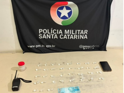 PM apreende adolescente por furto em Sombrio e menor que atuava no tráfico em Passo de Torres