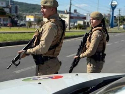 PM prende homem que ameaçou mulher de morte no Lagoão e condenado por tráfico de drogas em Sombrio