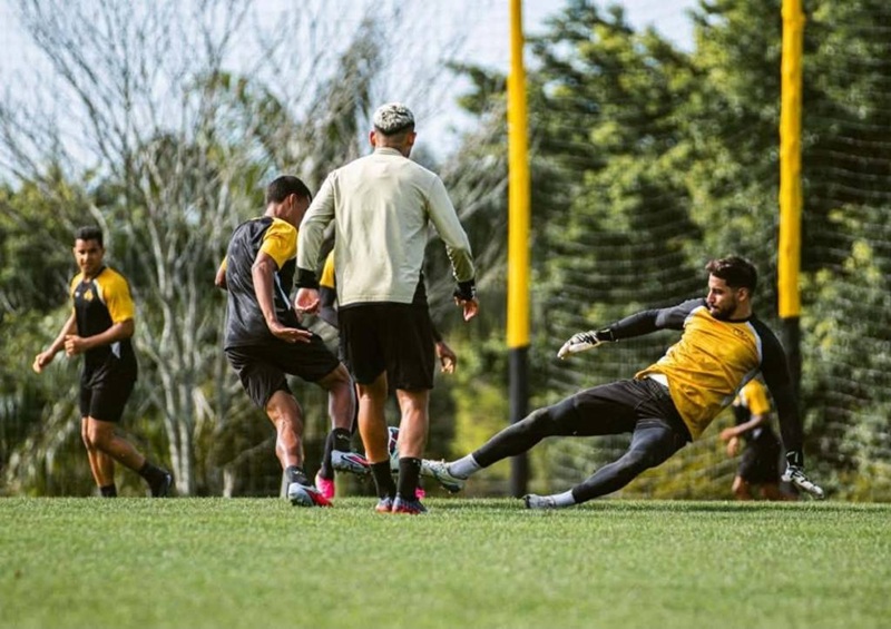 Líder isolado e há 15 jogos invicto, Criciúma intensifica preparação para defender a ponta da Série B