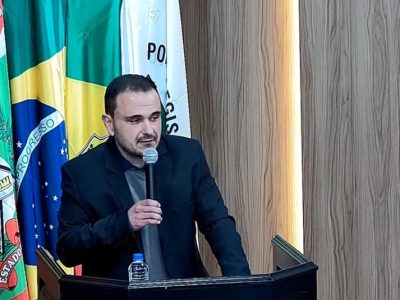 Após forte pressão, presidente da Comissão de Finanças, Daniel Borges, pede retirada de projeto que institui o auxílio-alimentação a vereadores