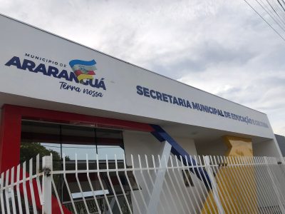 Secretaria de Educação repudia descarte irregular de uniformes escolares em Araranguá (FOTO)