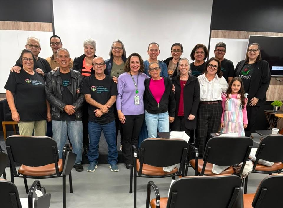 Lideranças comunitárias debatem prevenção e enfrentamento à violência contra a mulher na Unesc Araranguá